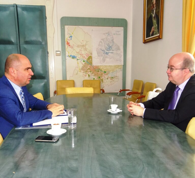 Ambasadorul Marii Britanii, în vizită la Oradea