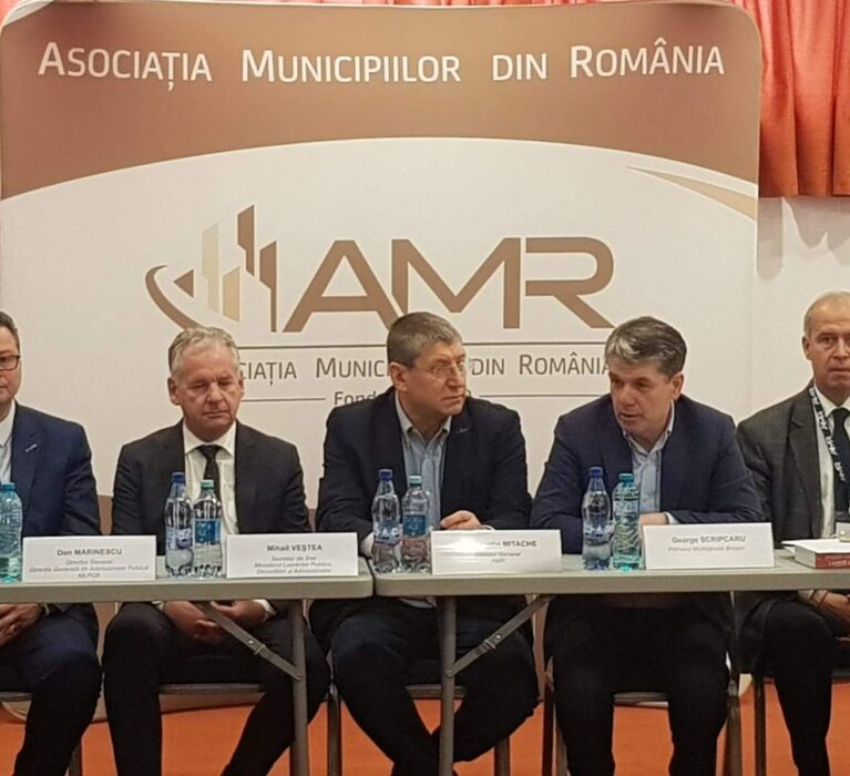 REUNIUNEA CORPURILOR PROFESIONALE ALE SECRETARILOR GENERALI SI ARHITECTILOR SEFI DE MUNICIPII