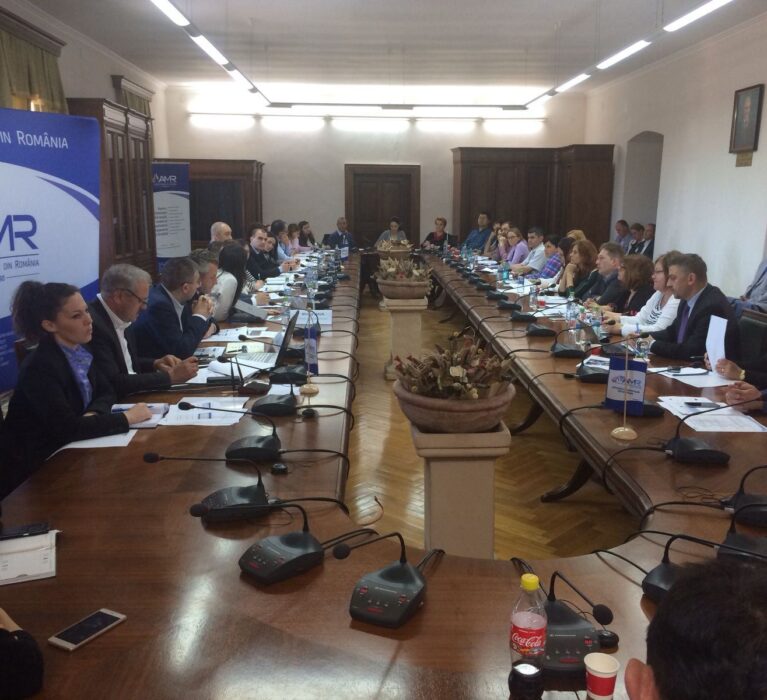 Discuţii despre programele de finanțare adresate autorităților publice locale