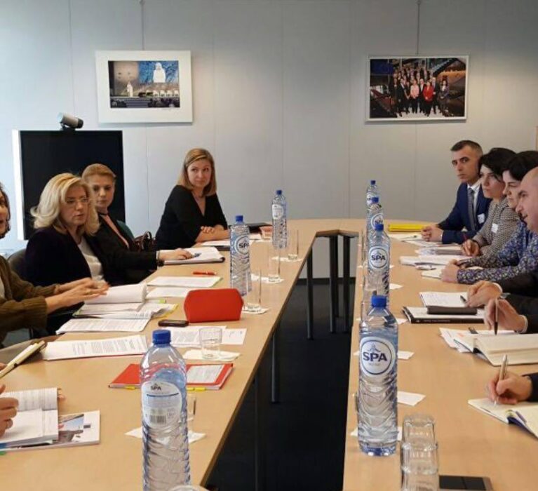 Conducerea DG Regio şi Comisarul European, Corina Creţu, discuţii cu reprezentanţii AMR  la Bruxelles