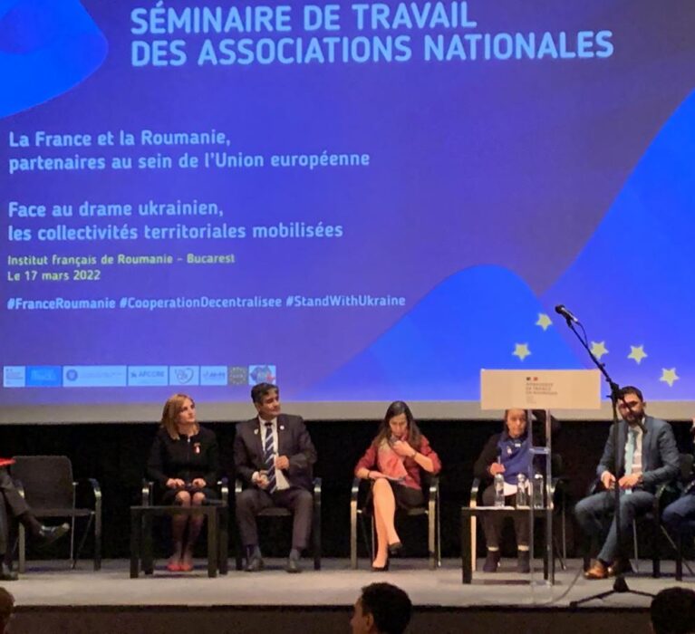 Dezbatere pe tema mobilizării autorităților locale române și franceze pentru a răspunde urgențelor umanitare generate de criza refugiaţilor- Seminar de lucru între primari din România și Franța