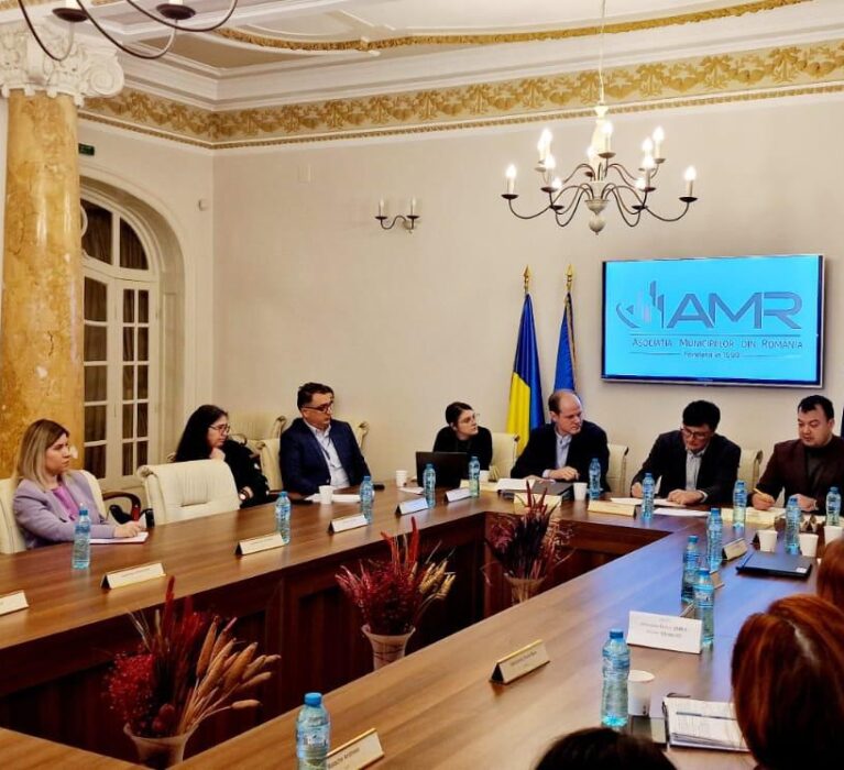 //Întâlnire de lucru între reprezentanții Corpului profesional al arhitecților șefi din municipii, reprezentanții MDLPA și OAR//